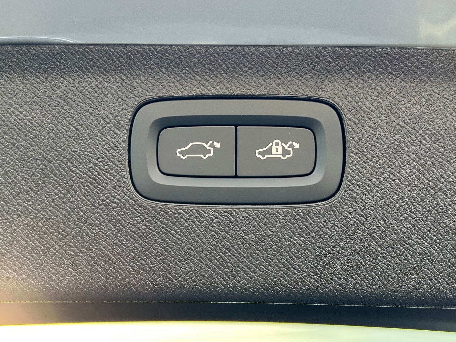 New 2026 Volvo XC90 B6 Ultra image 37