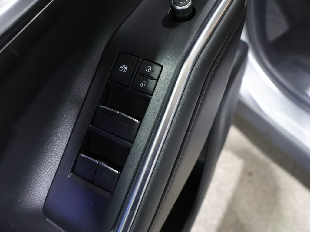 Used 2020 Toyota Highlander Platinum image 14