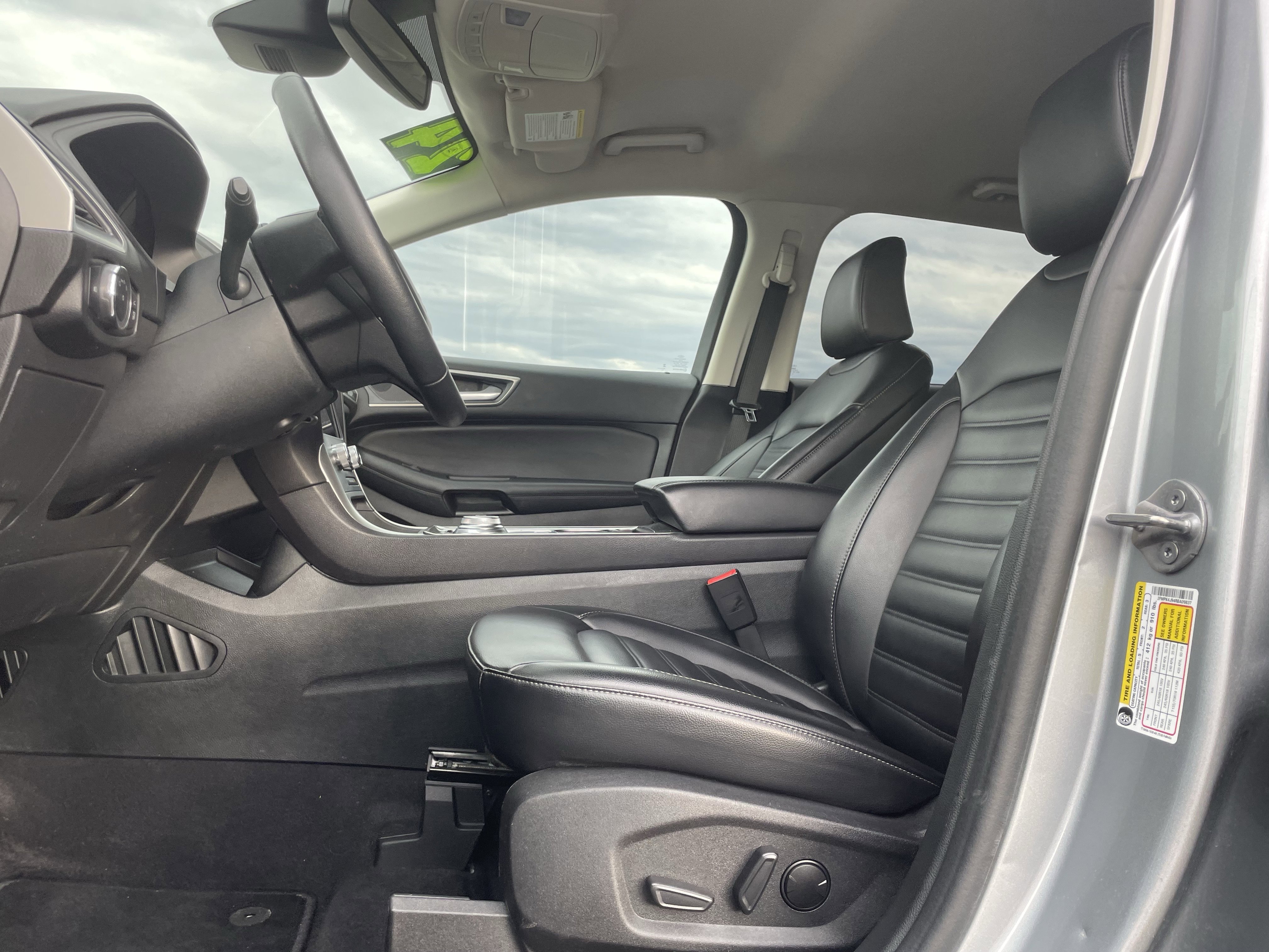 Used 2024 Ford Edge SEL w/ Convenience Package image 27