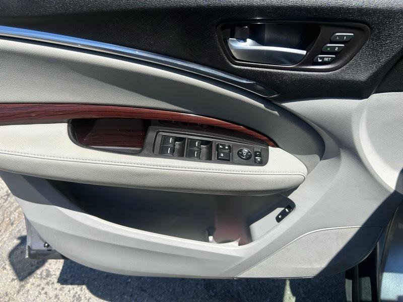 Used 2016 Acura MDX w/ AcuraWatch Plus Package FWD image 7