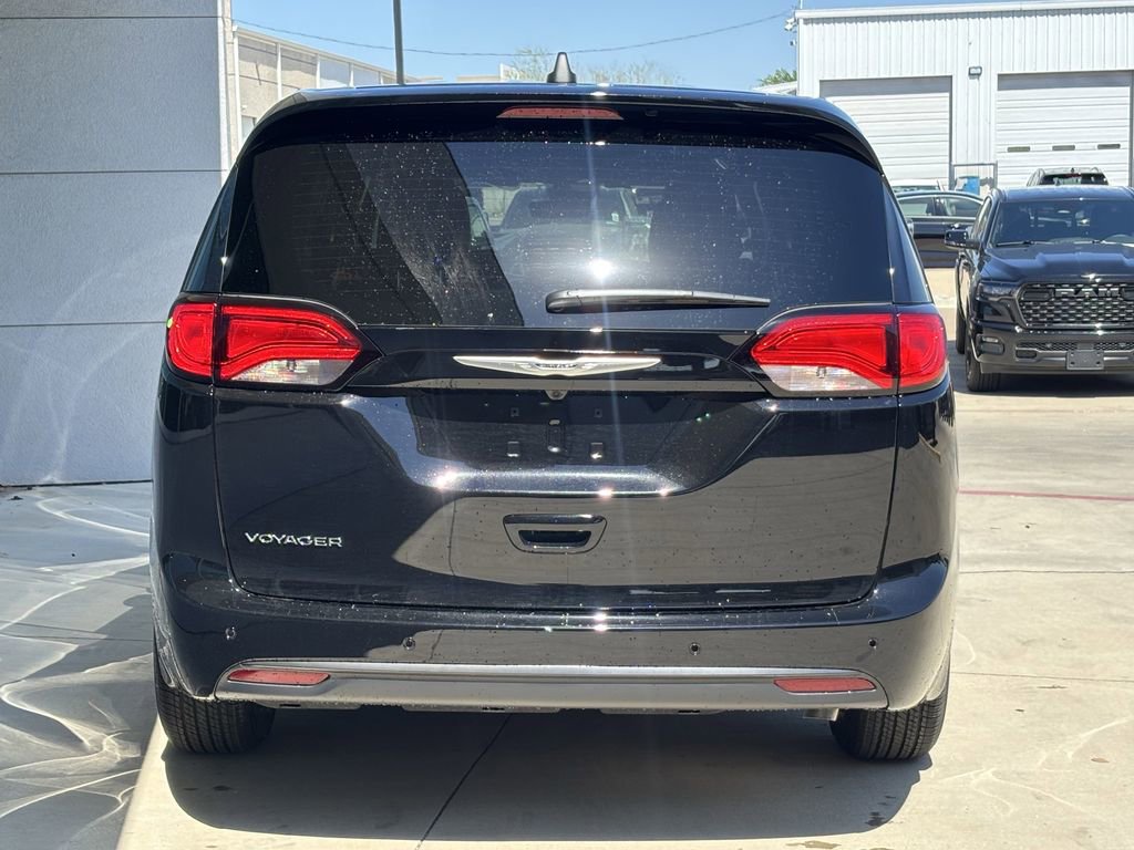 New 2026 Chrysler Voyager LX FWD image 4