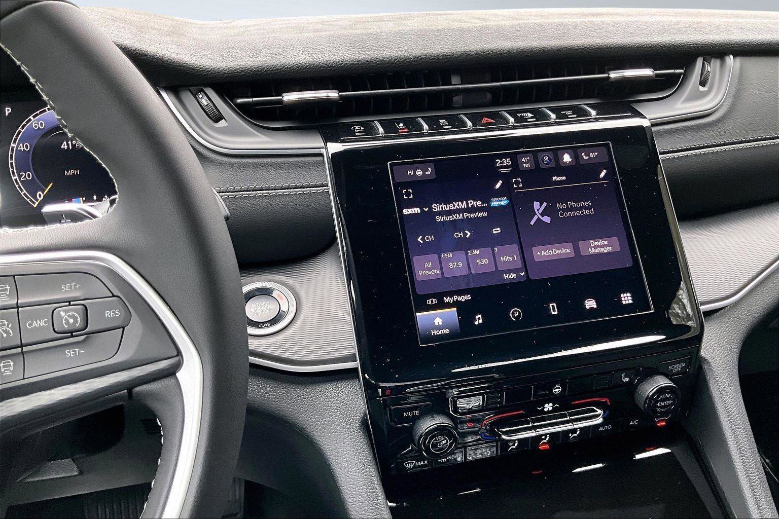 New 2025 Jeep Grand Cherokee Altitude image 8