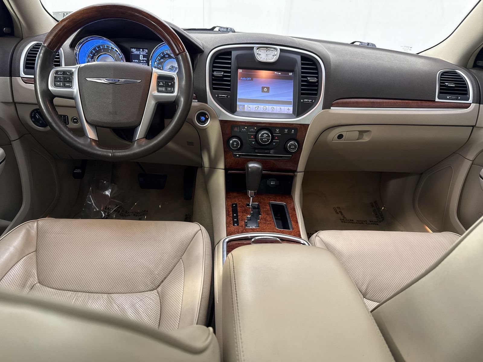 Used 2011 Chrysler 300 C w/ Sound Group RWD image 24