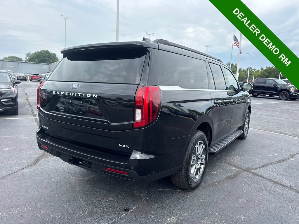 Used 2025 Ford Expedition Max Active AWD/4WD image 6