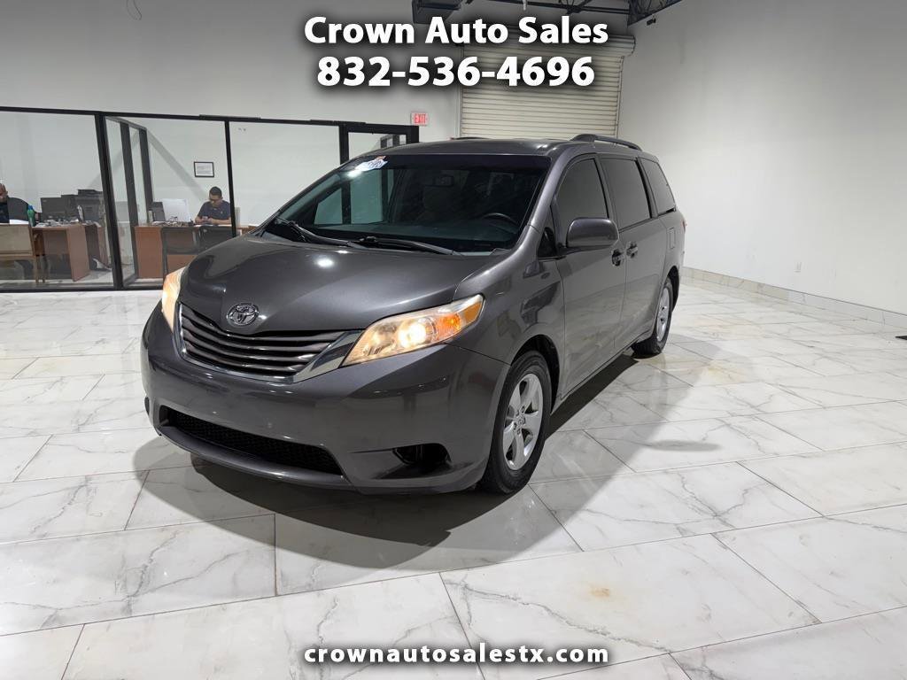Used 2015 Toyota Sienna LE FWD image 1