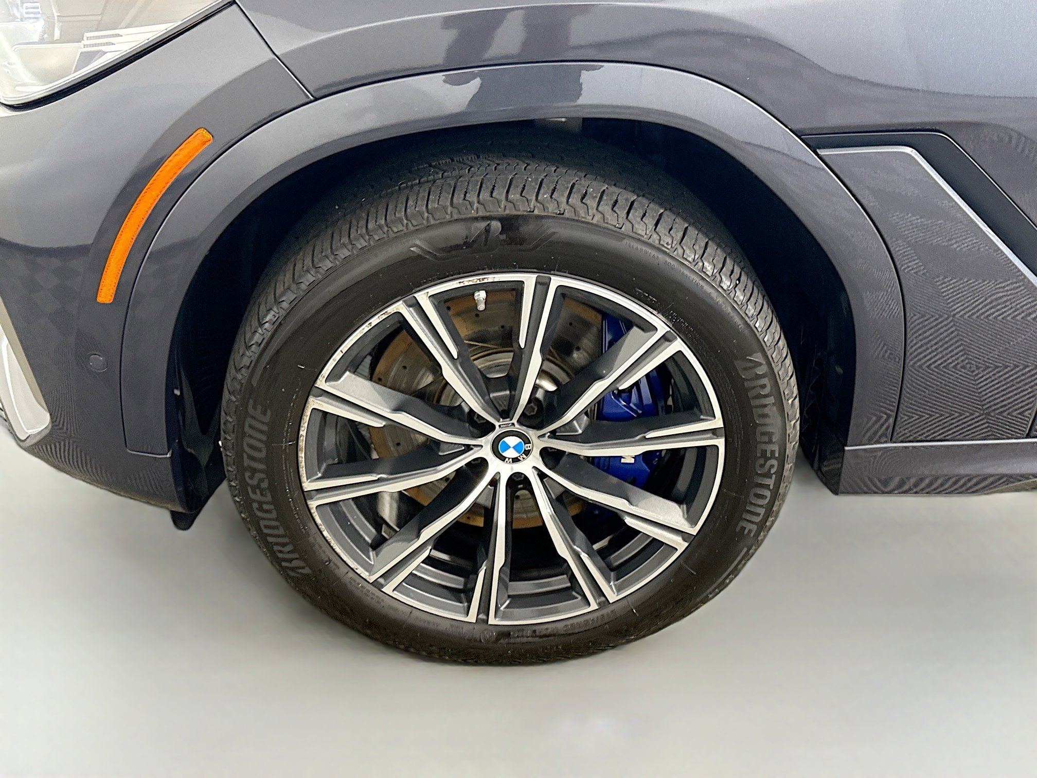 Used 2022 BMW X6 M50i w/ Dynamic Handling Package image 38