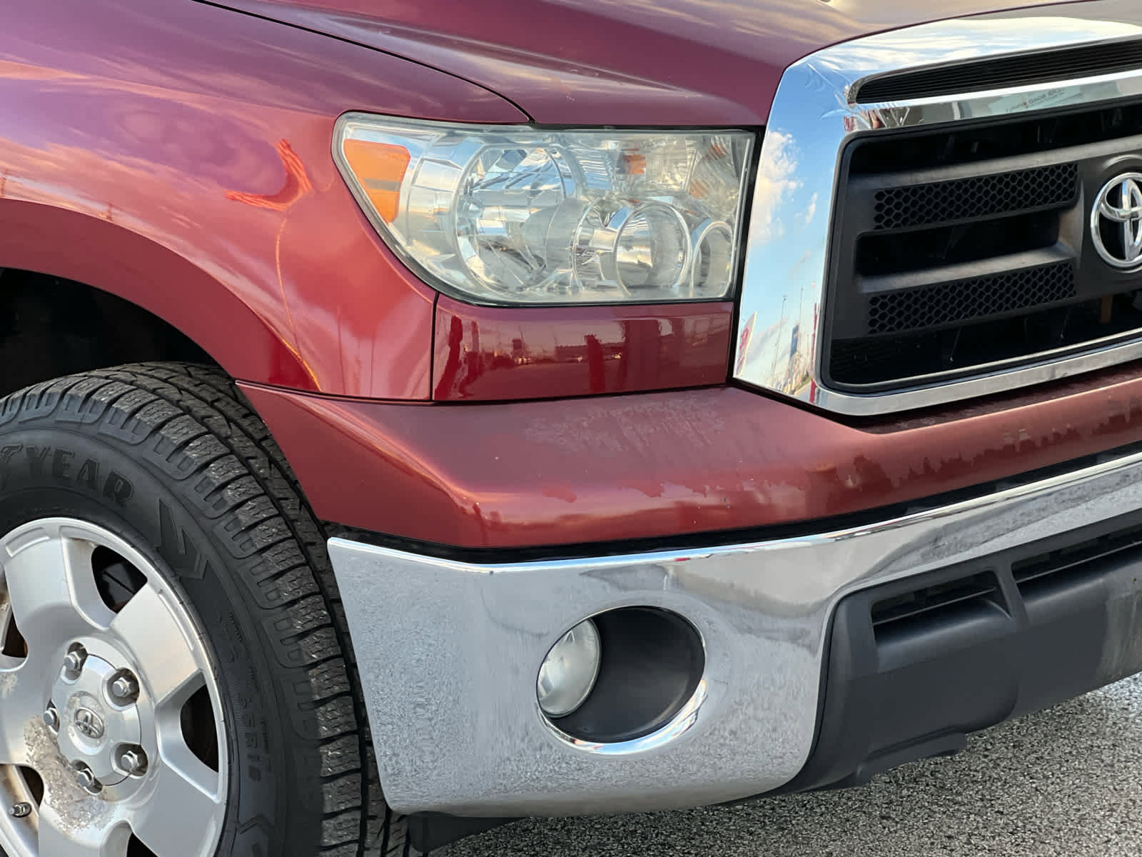 Used 2010 Toyota Tundra 4x4 Double Cab image 2
