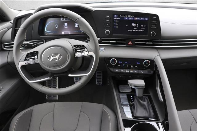 New 2026 Hyundai Elantra SEL Sport FWD image 24