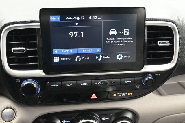 Used 2024 Hyundai Venue SEL FWD image 27