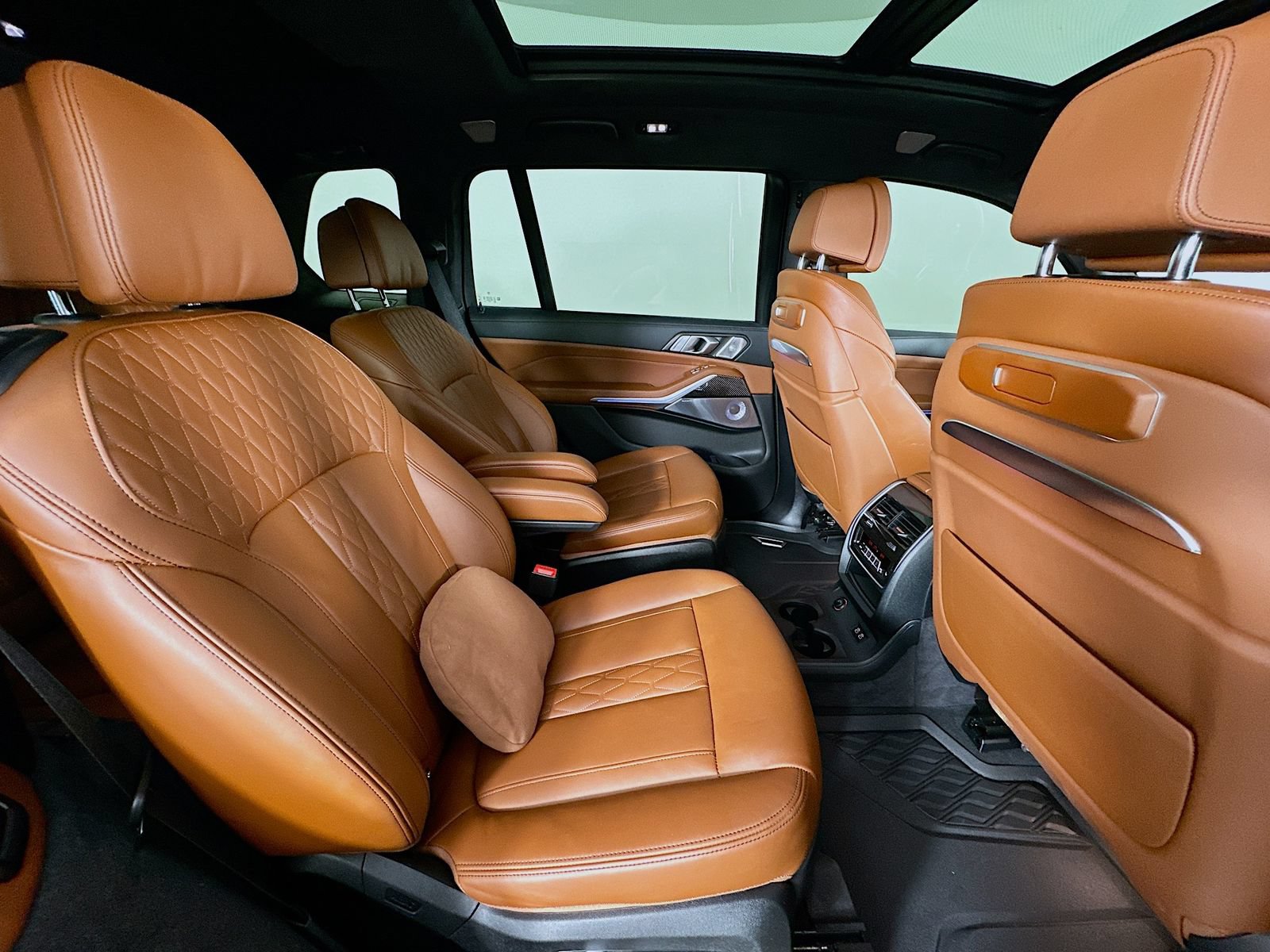 Used 2024 BMW X7 M60i w/ Executive Package AWD/4WD image 41