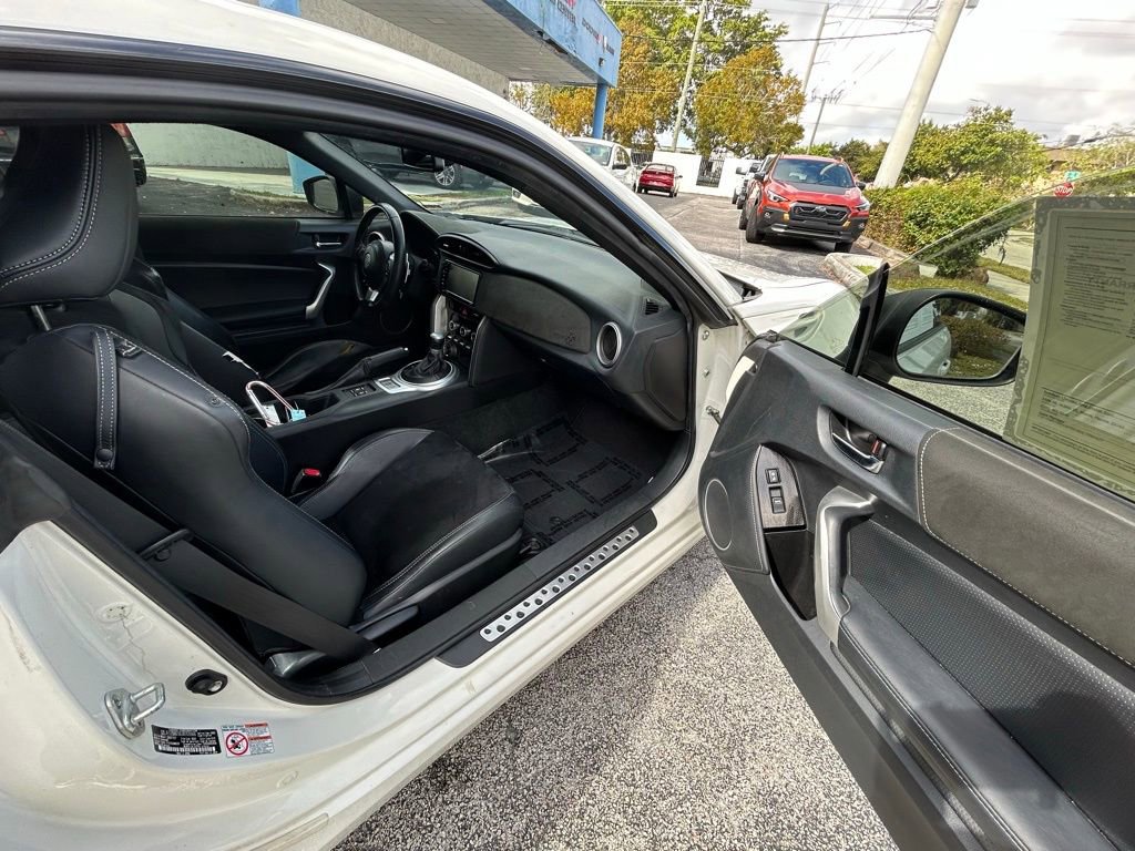 Used 2018 Toyota 86 image 23