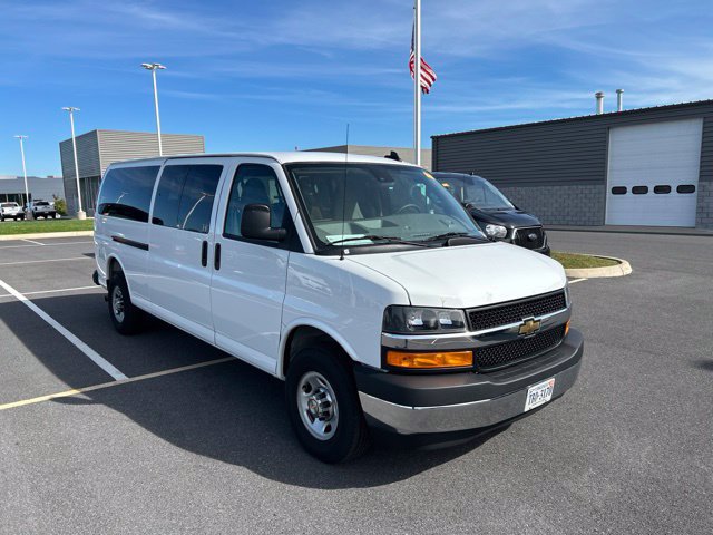 Used 2025 Chevrolet Express 3500 LT w/ LT Preferred Equipment Group RWD image 7