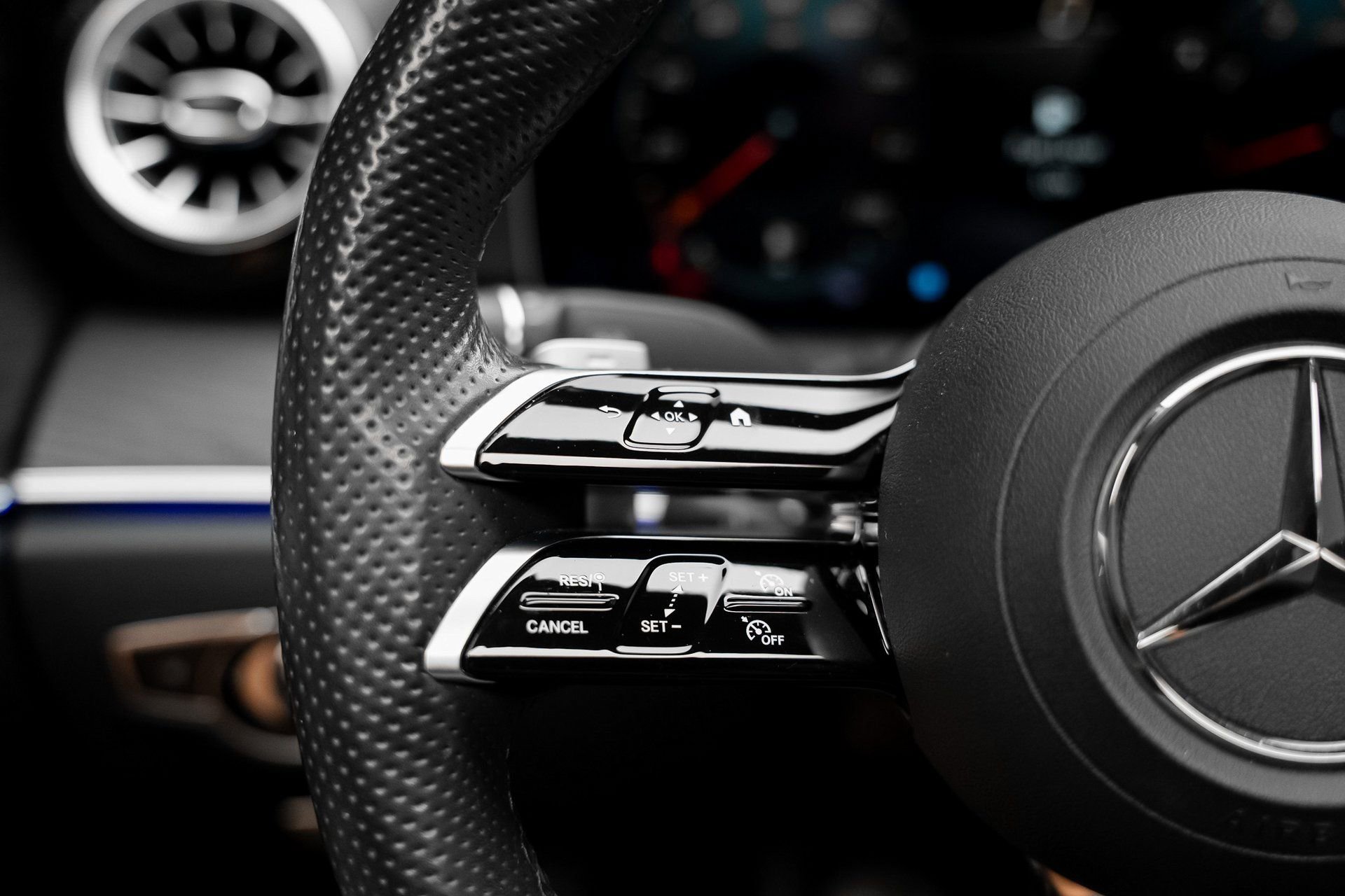 Used 2023 Mercedes-Benz E 450 Coupe image 43