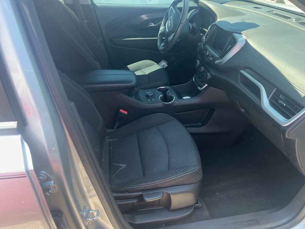 Used 2022 GMC Terrain SLE w/ Driver Convenience Package image 5