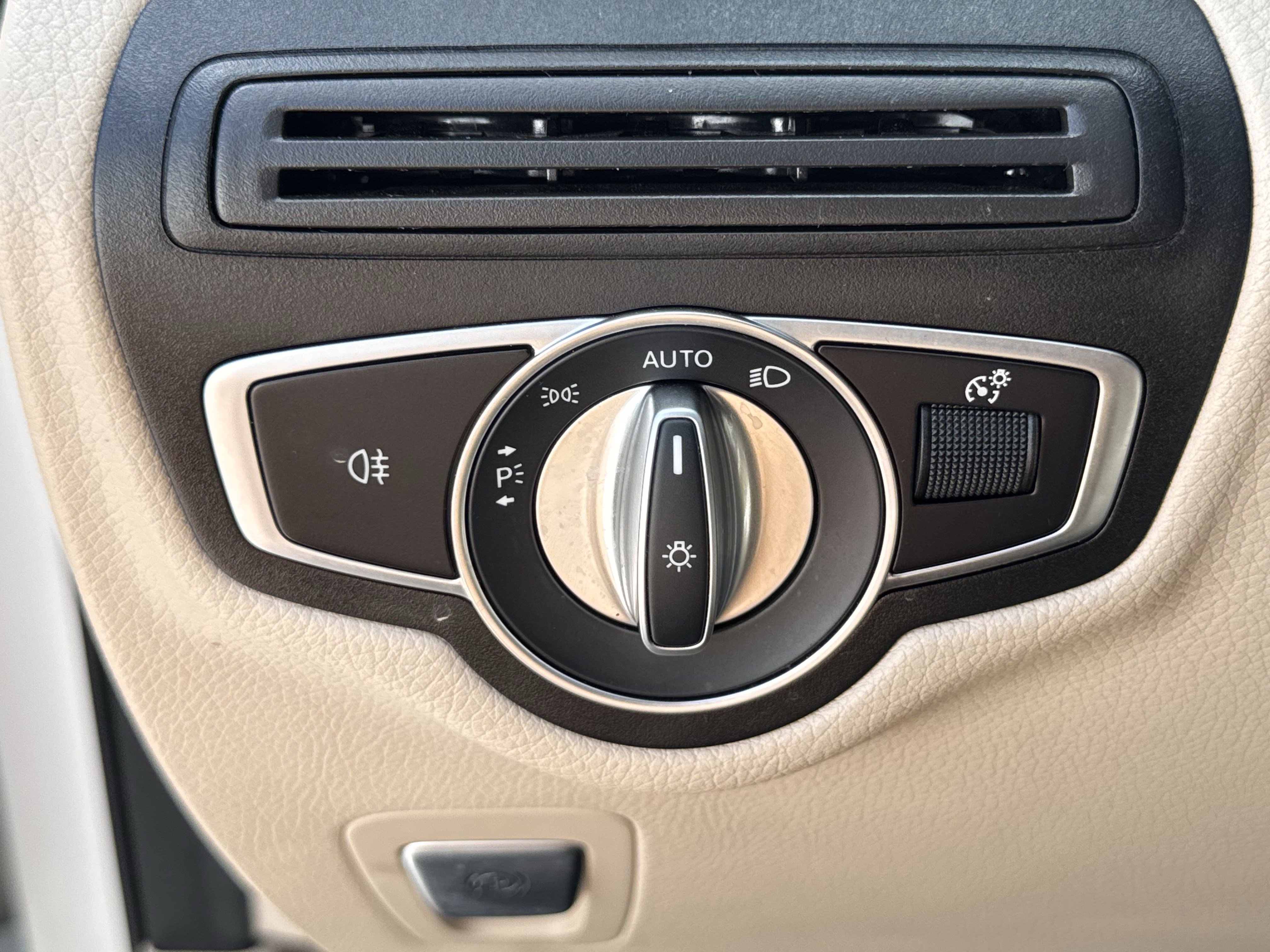 Used 2022 Mercedes-Benz GLC 300 image 26