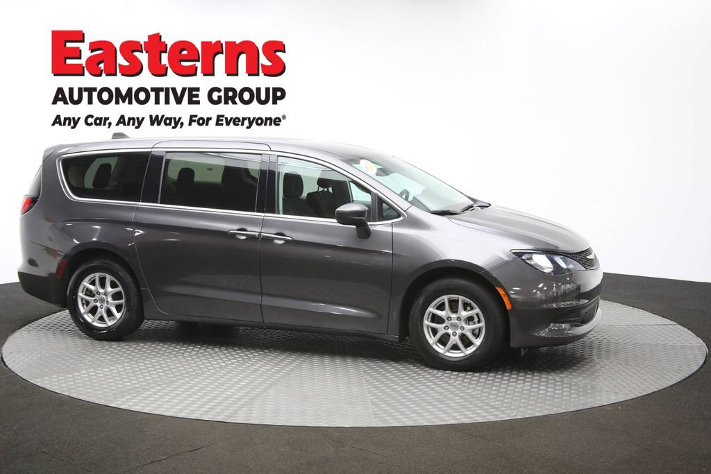 Used 2023 Chrysler Voyager LX image 47