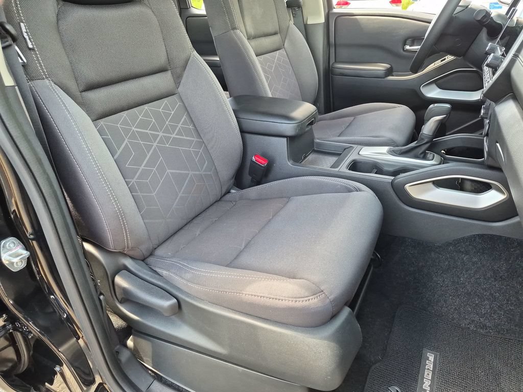 Used 2025 Nissan Frontier SV RWD image 31