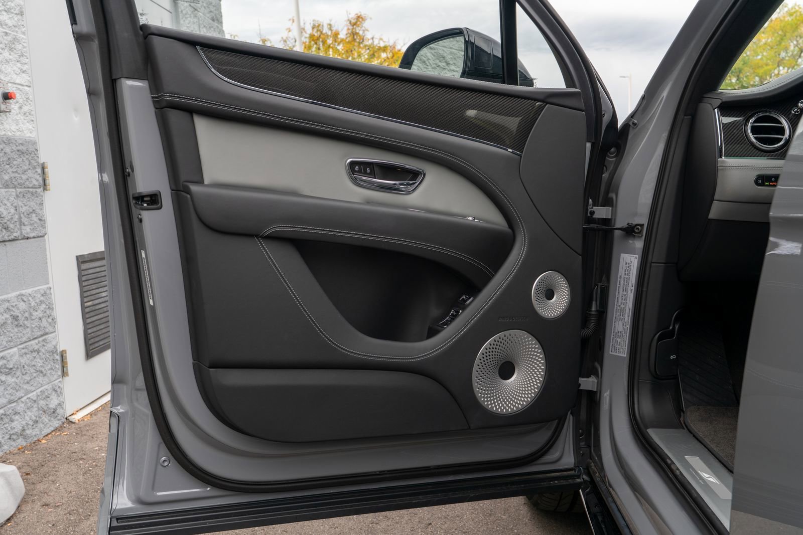 New 2025 Bentley Bentayga image 21