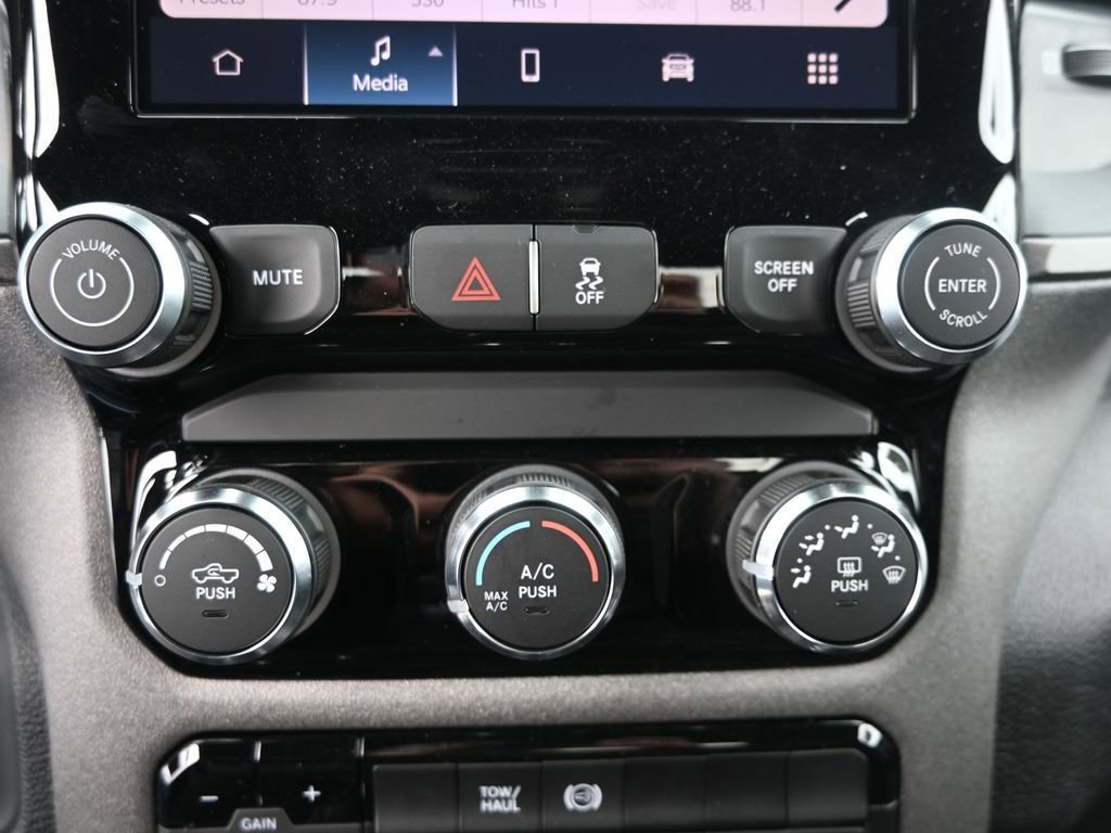 New 2026 RAM 5500 Tradesman AWD/4WD image 18