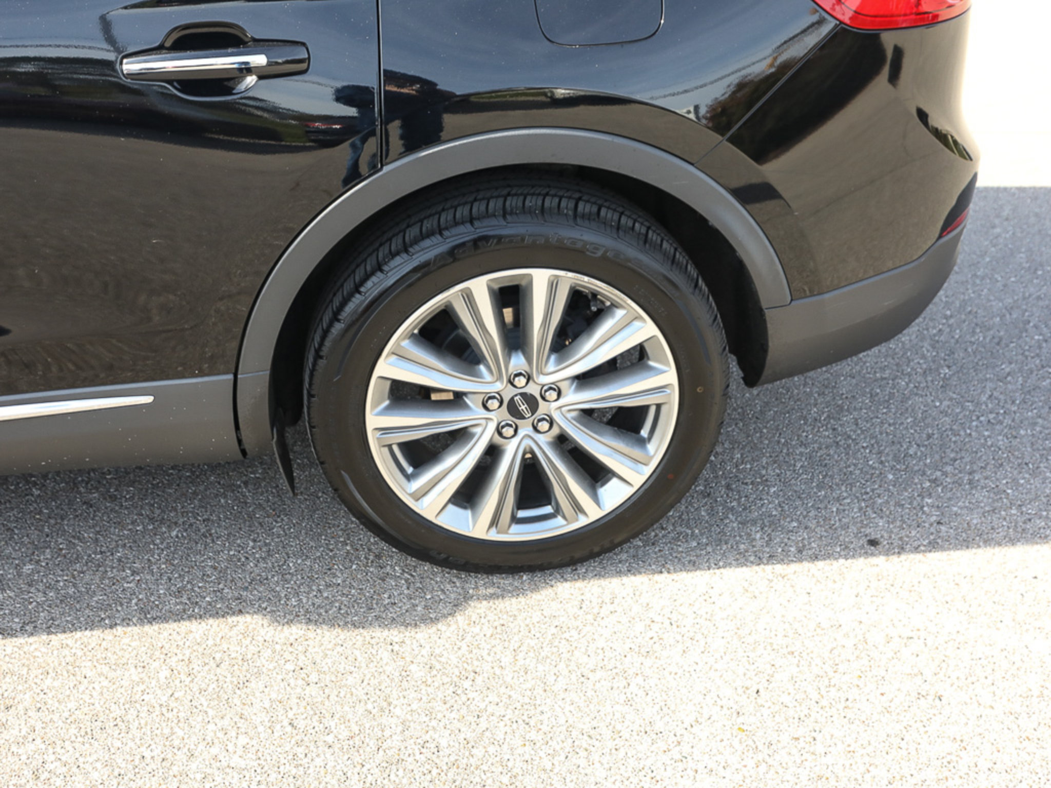 Used 2017 Lincoln MKX Reserve w/ Lincoln MKX Climate Package AWD/4WD image 7