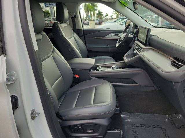 Used 2025 Ford Explorer Active w/ Active Comfort Package RWD image 15