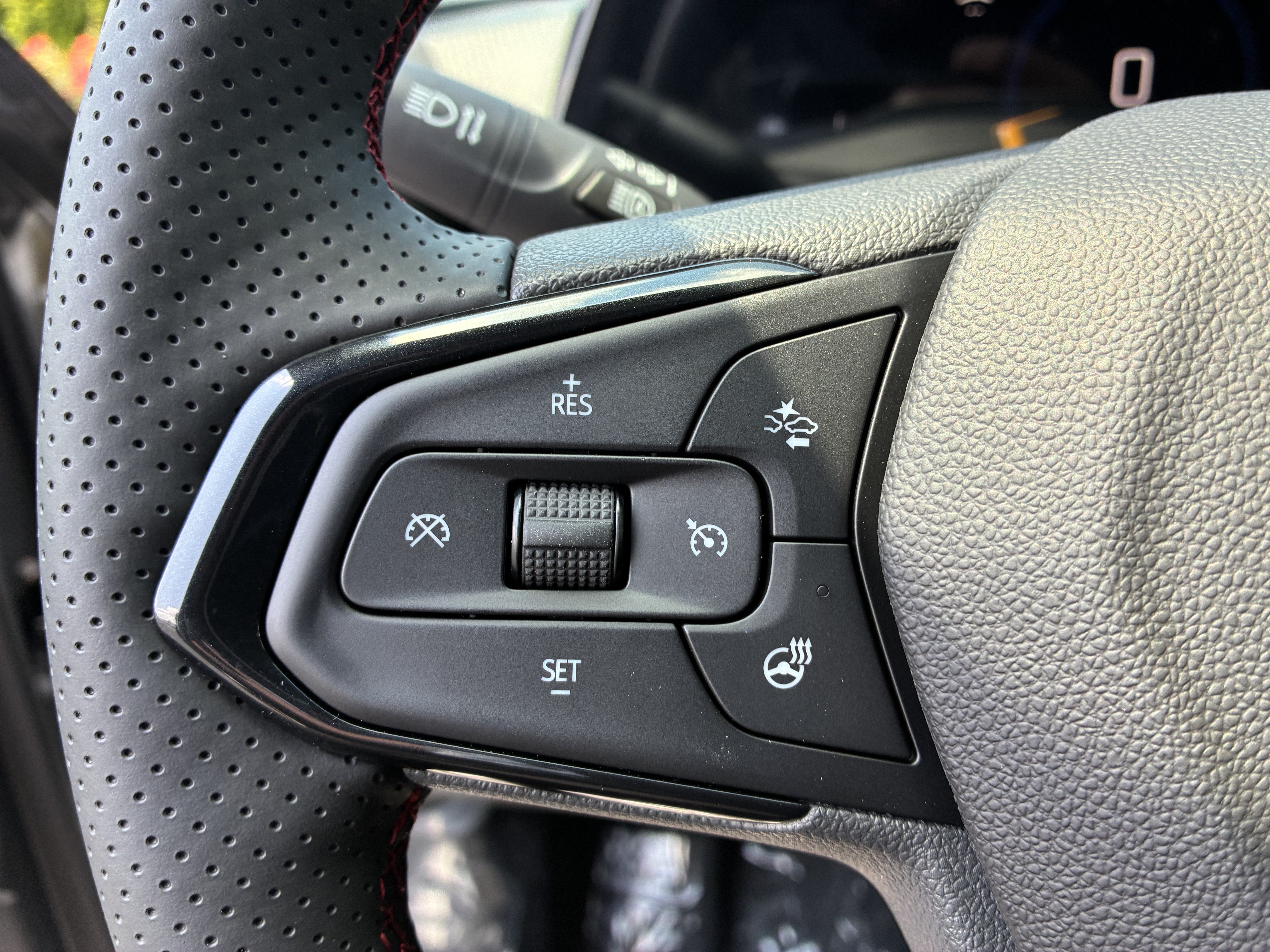New 2026 Chevrolet Trax RS w/ Driver Confidence Package FWD image 29