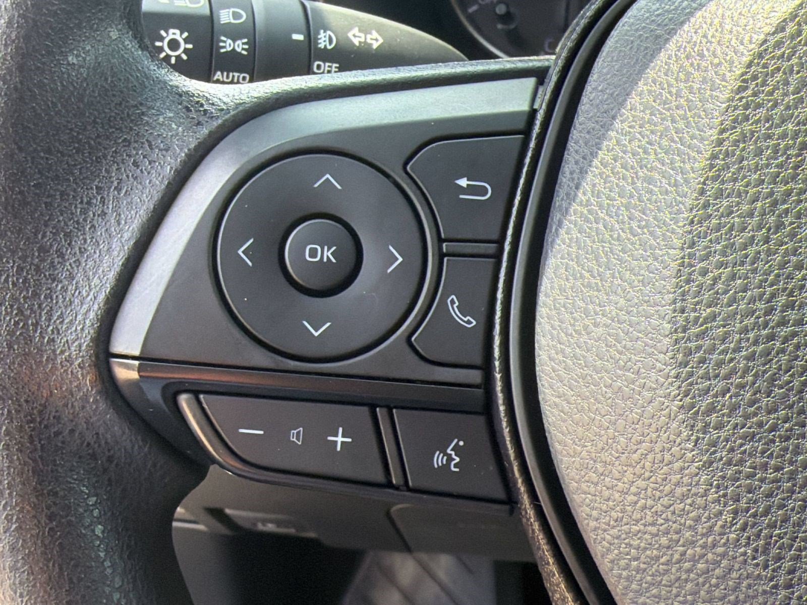 Used 2021 Toyota RAV4 XLE w/ Convenience Package AWD/4WD image 17