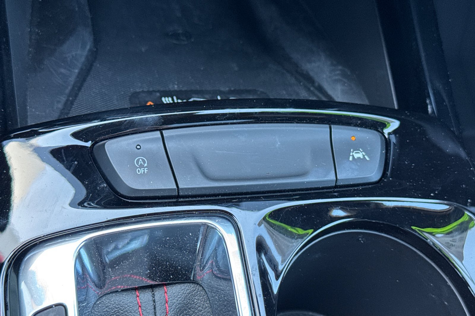 Used 2026 Chevrolet Trax RS w/ Sunroof Package FWD image 32