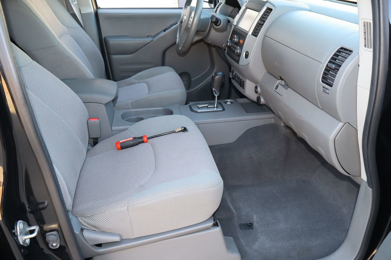 Used 2020 Nissan Frontier SV AWD/4WD image 15