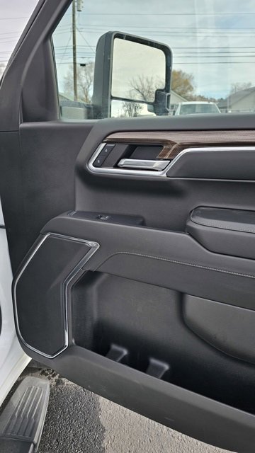 Used 2023 Chevrolet Silverado 1500 LT Trail Boss image 14