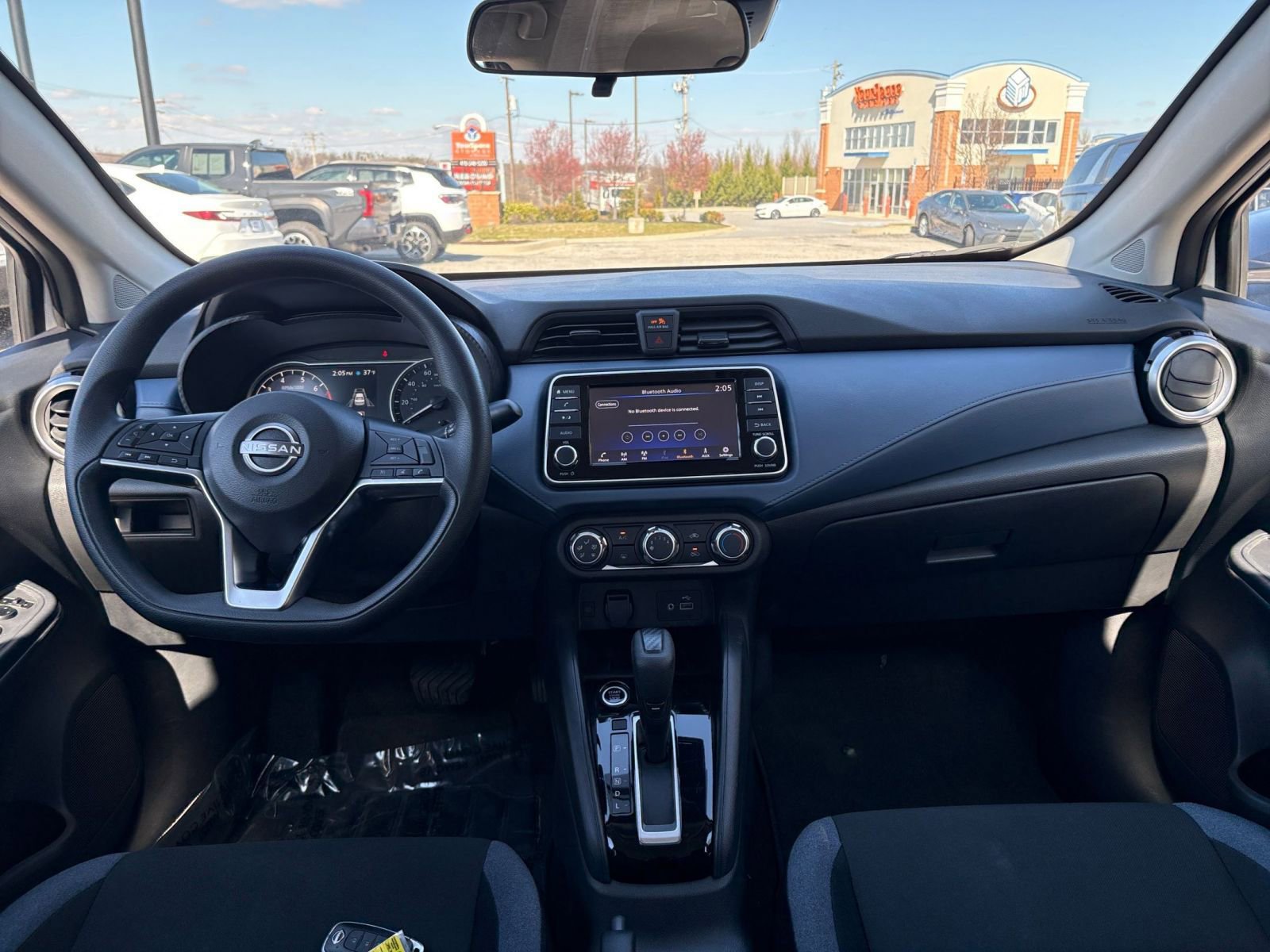 Used 2025 Nissan Versa SV image 31