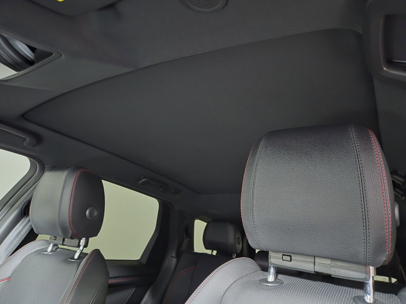 Used 2023 Land Rover Discovery Sport S R-Dynamic image 11