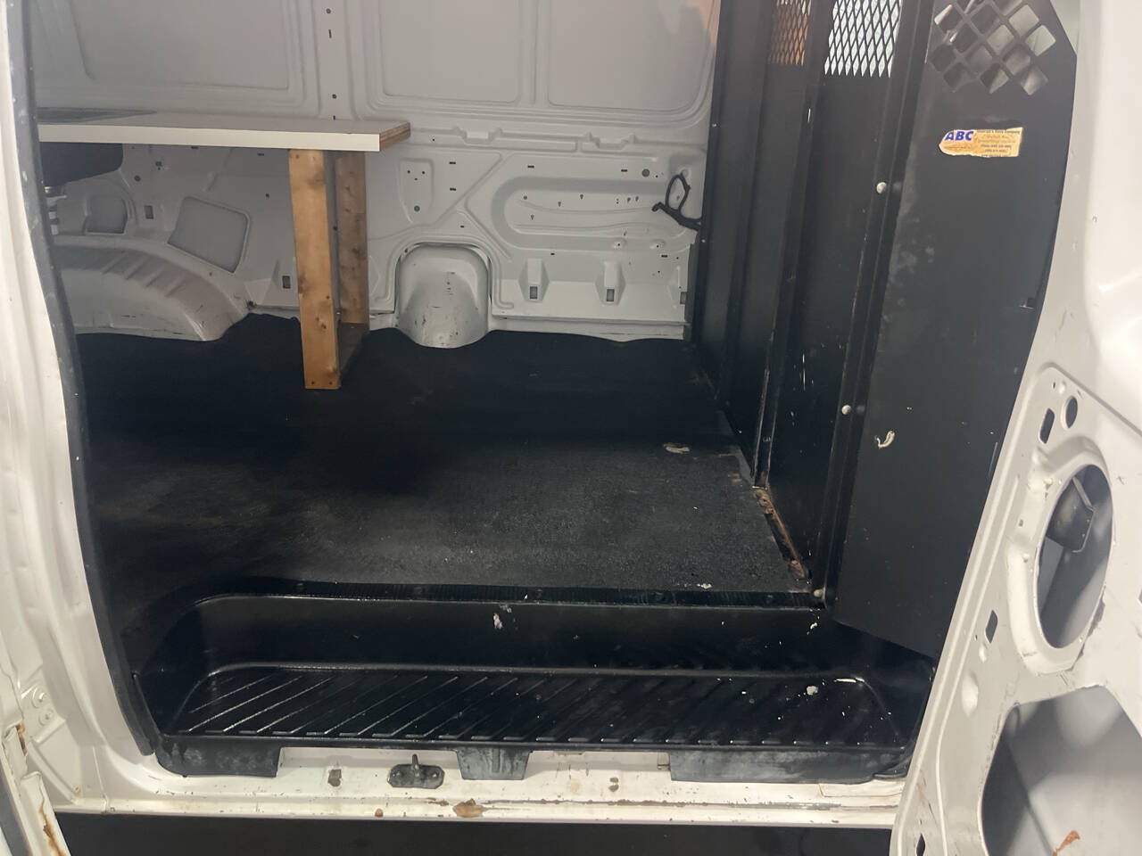 Used 2005 Ford E-150 and Econoline 150 RWD image 21