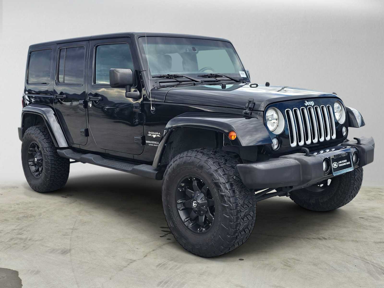 Used 2016 Jeep Wrangler Unlimited Sahara w/ Connectivity Group AWD/4WD image 7