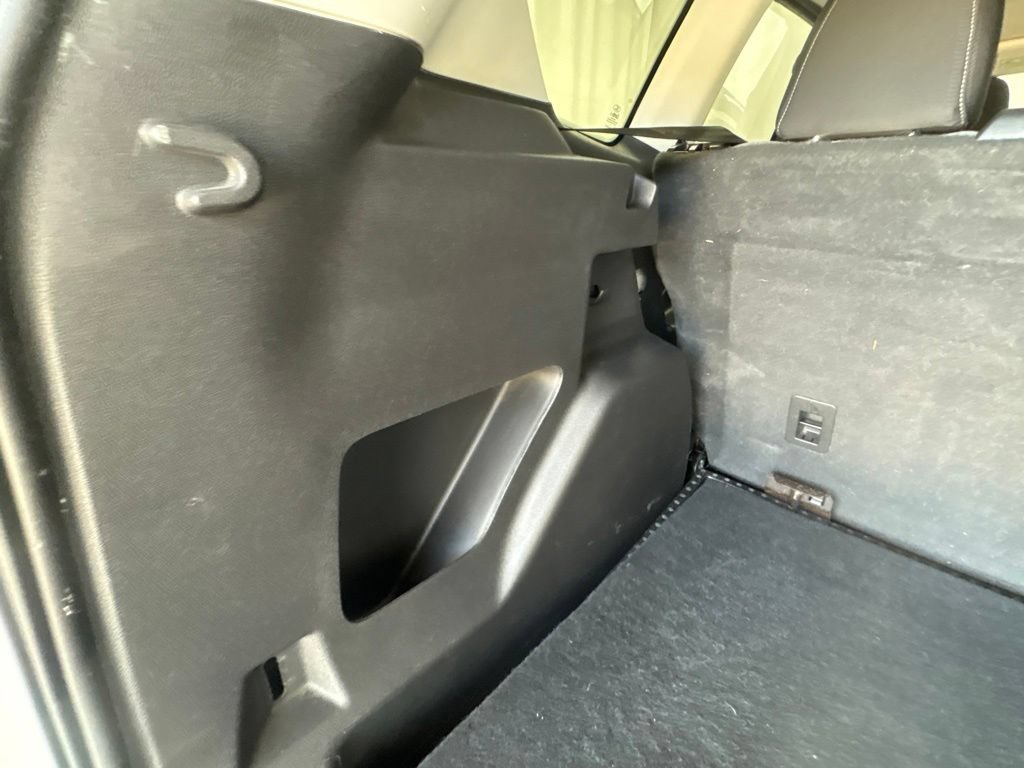 Used 2019 Ford Escape SE FWD image 13