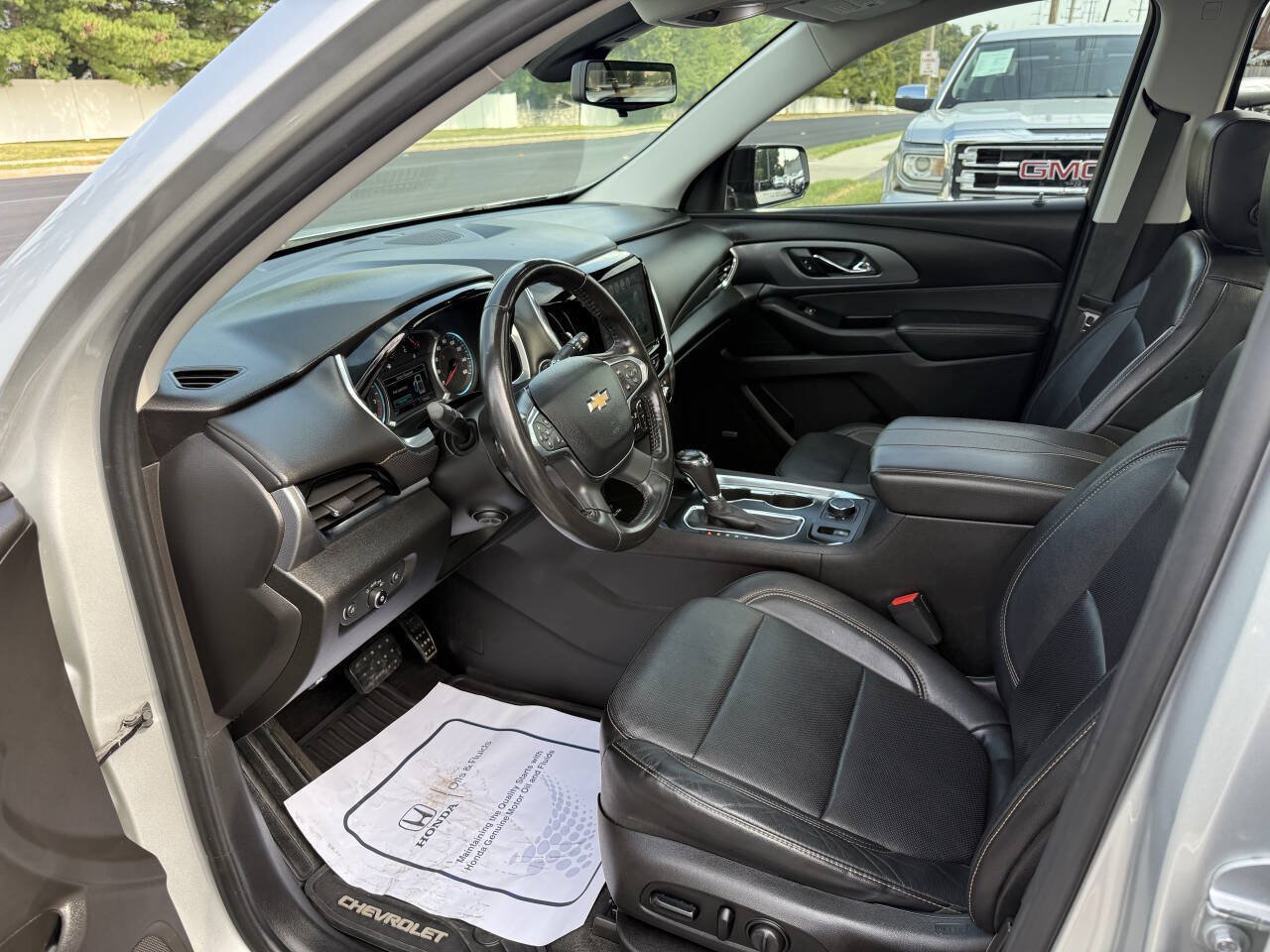 Used 2019 Chevrolet Traverse Premier w/ Redline Edition FWD image 17