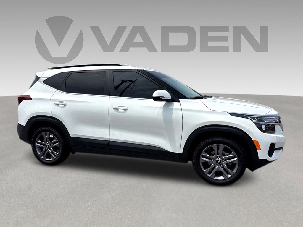 Used 2023 Kia Seltos S w/ Navigation Package FWD image 20