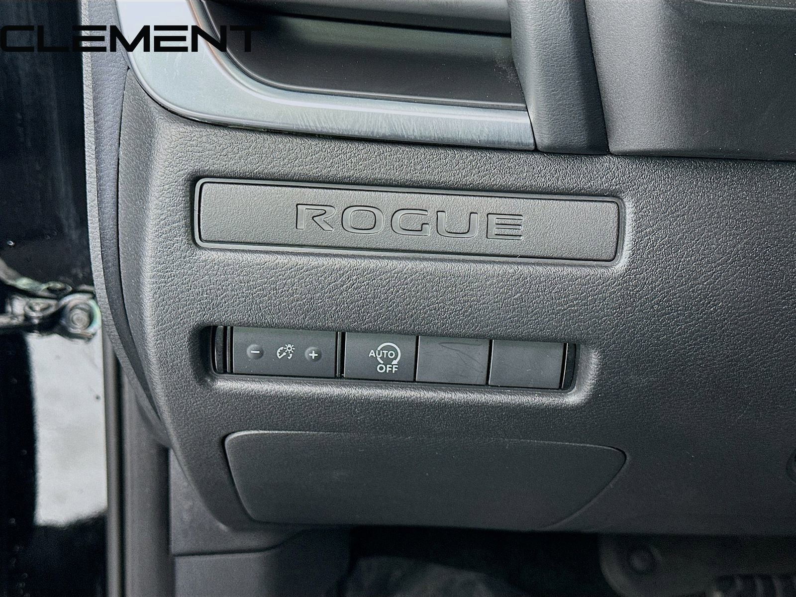 Used 2024 Nissan Rogue S AWD/4WD image 13