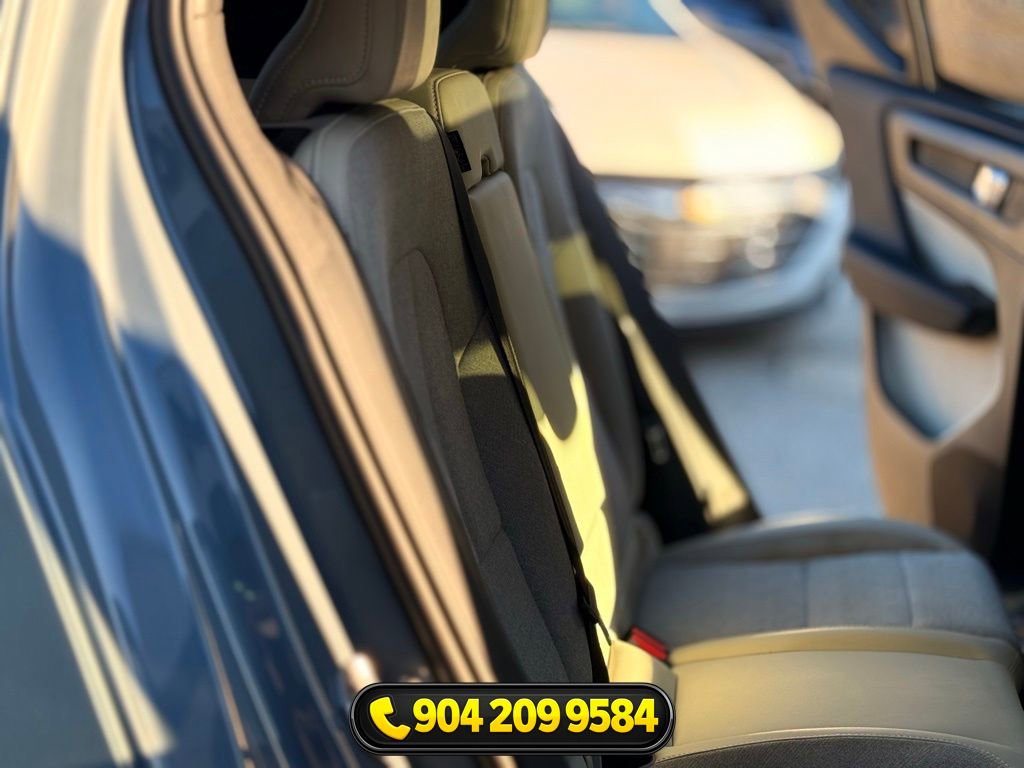 Used 2020 Volvo XC40 T5 Momentum w/ Protection Package Premier image 33