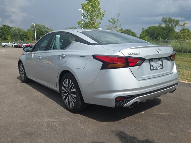 Used 2023 Nissan Altima 2.5 SV w/ SV Premium Package FWD image 10