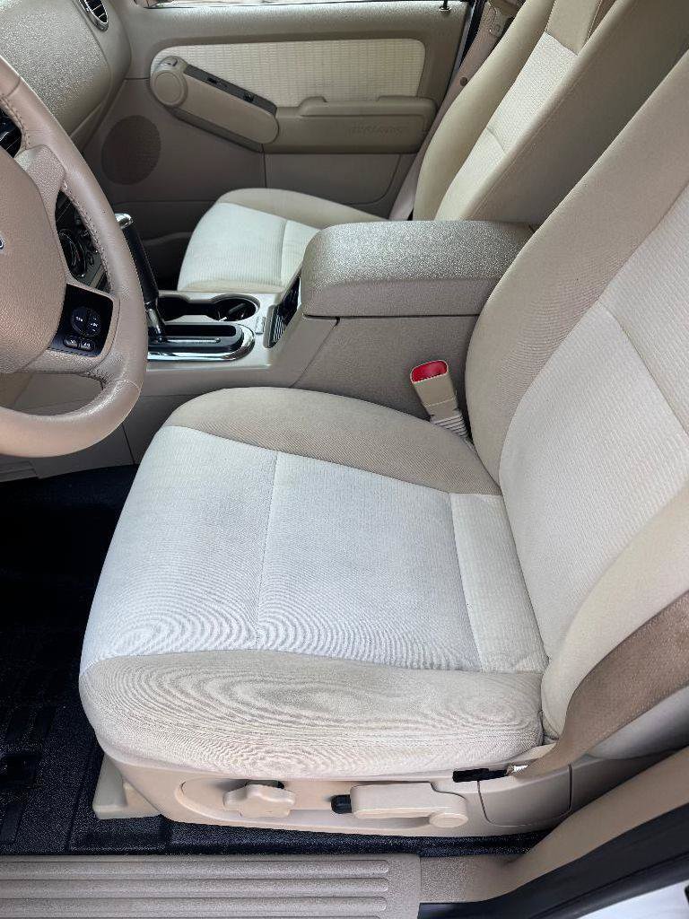 Used 2010 Ford Explorer Sport Trac XLT RWD image 30