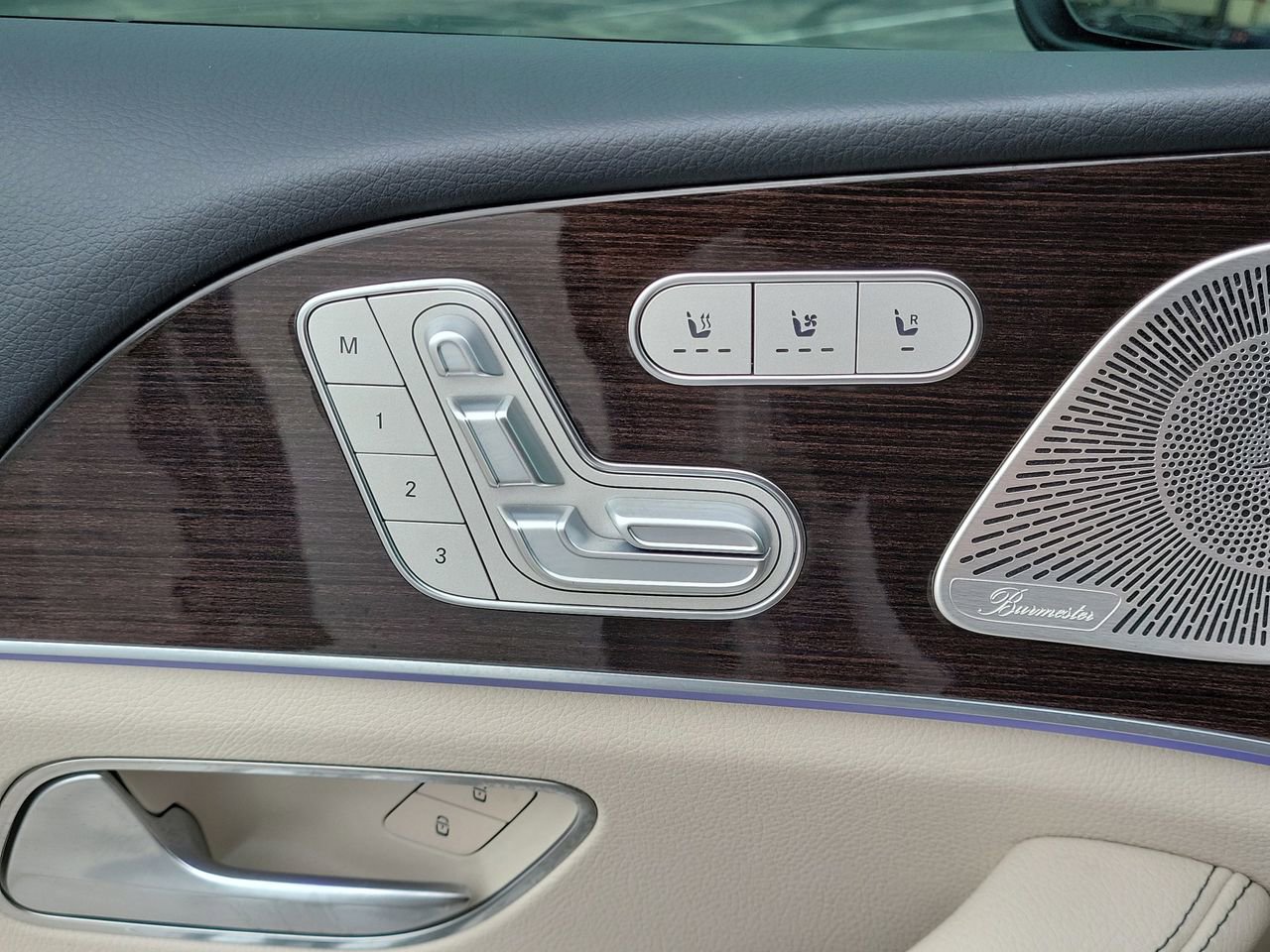 Certified 2025 Mercedes-Benz GLE 450e 4MATIC image 28