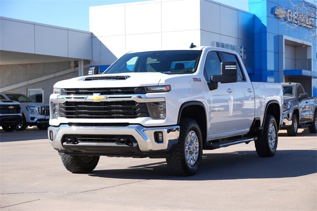Used 2024 Chevrolet Silverado 2500 LT image 9