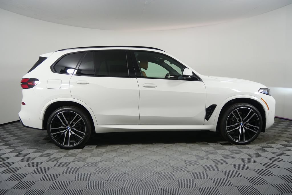 Used 2026 BMW X5 sDrive40i w/ M Sport Package RWD image 7
