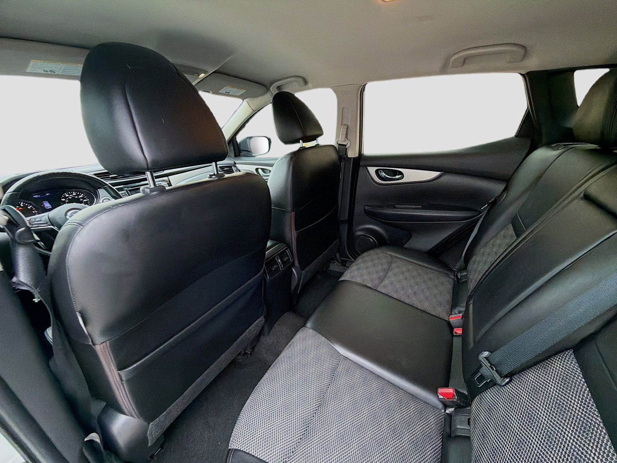 Used 2020 Nissan Rogue Sport SV w/ Technology Package image 24