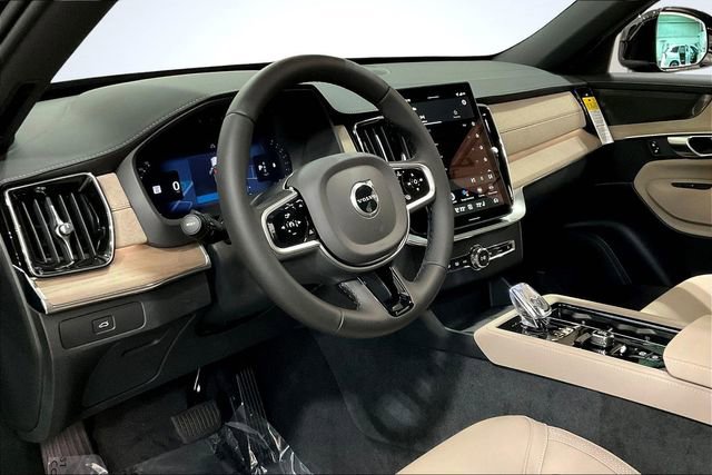 New 2026 Volvo XC90 B6 Plus w/ Protection Package image 8