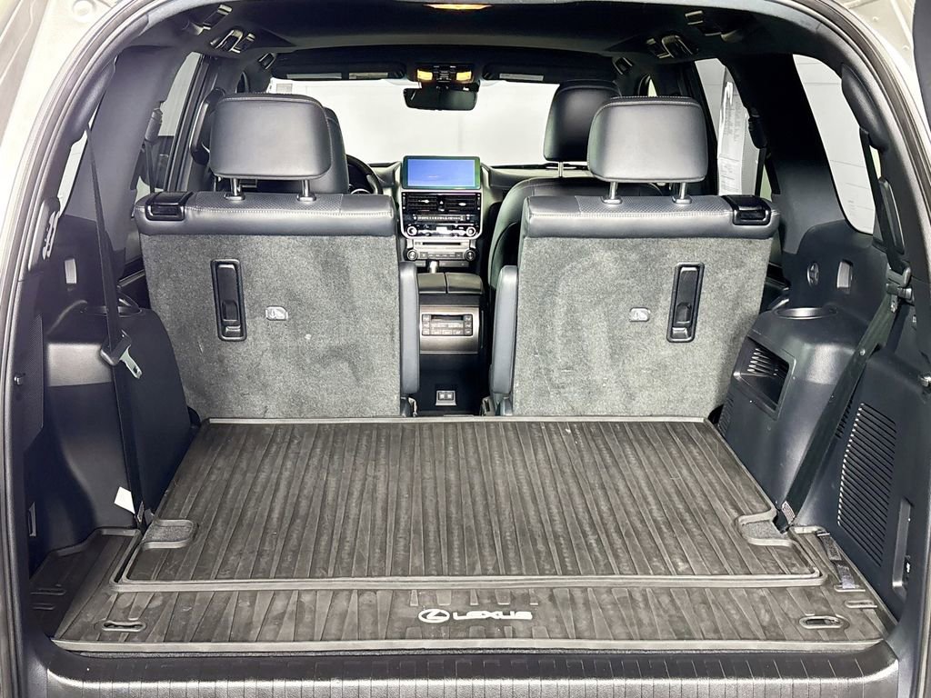 Used 2023 Lexus GX 460 Luxury w/ Sport Design Package AWD/4WD image 22