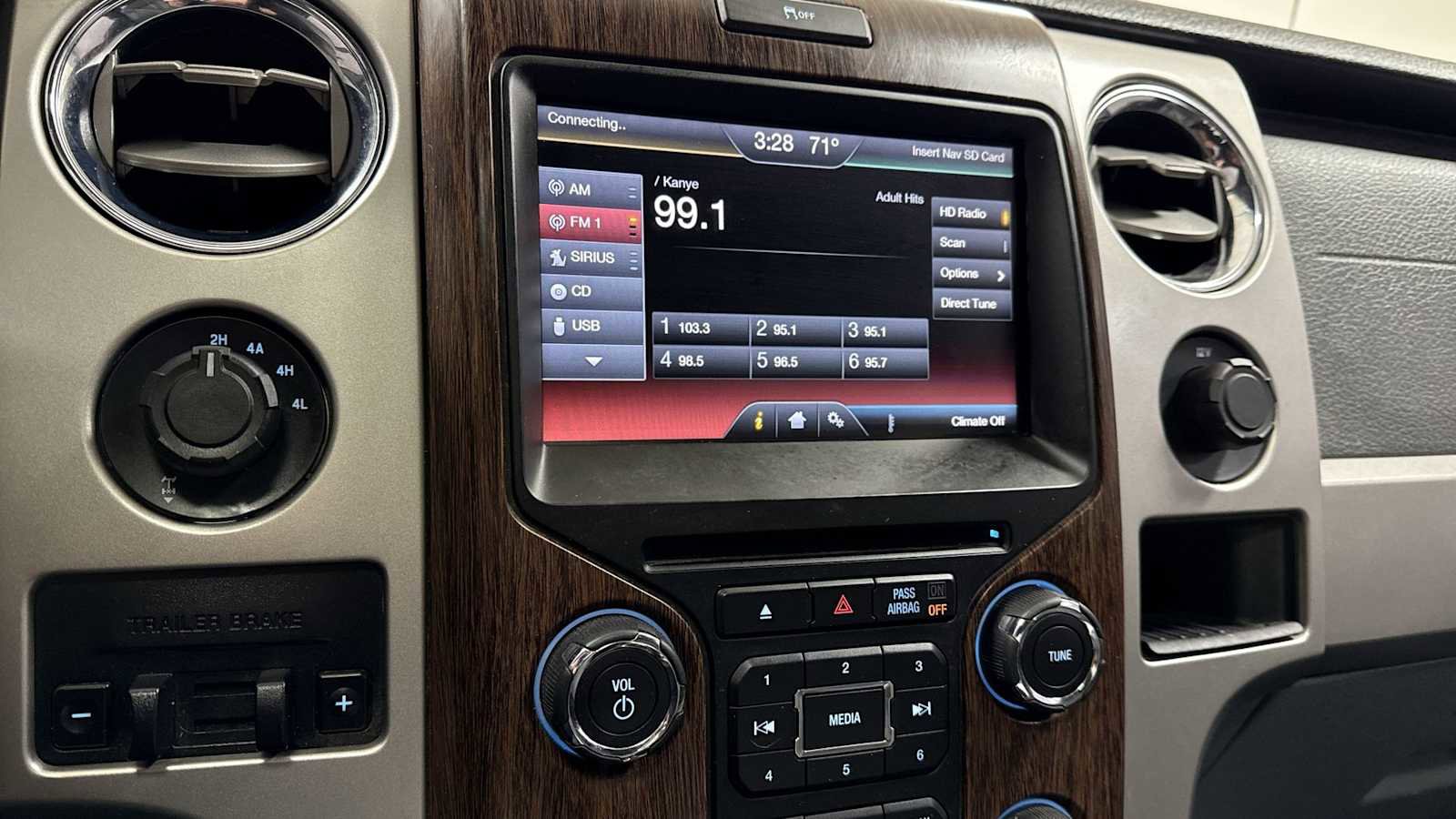 Used 2013 Ford F150 Lariat w/ Luxury Equipment Group image 18