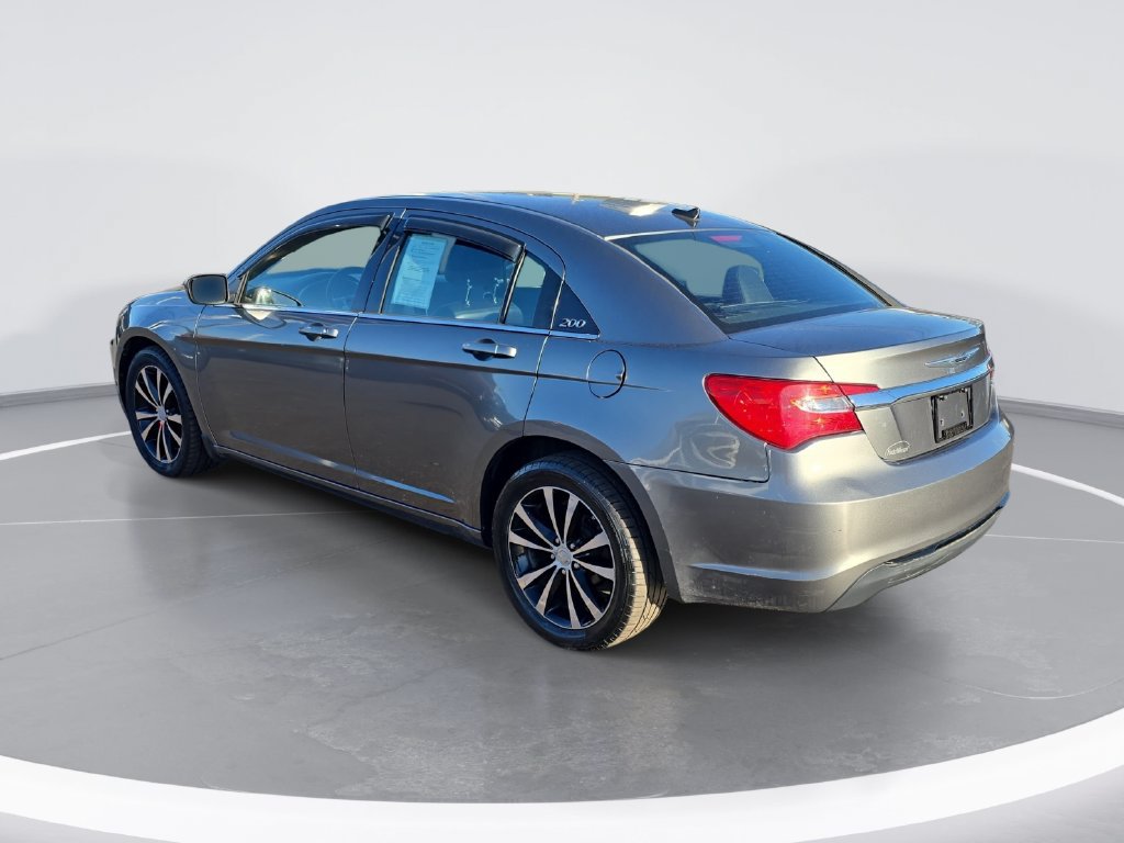 Used 2012 Chrysler 200 S FWD image 6
