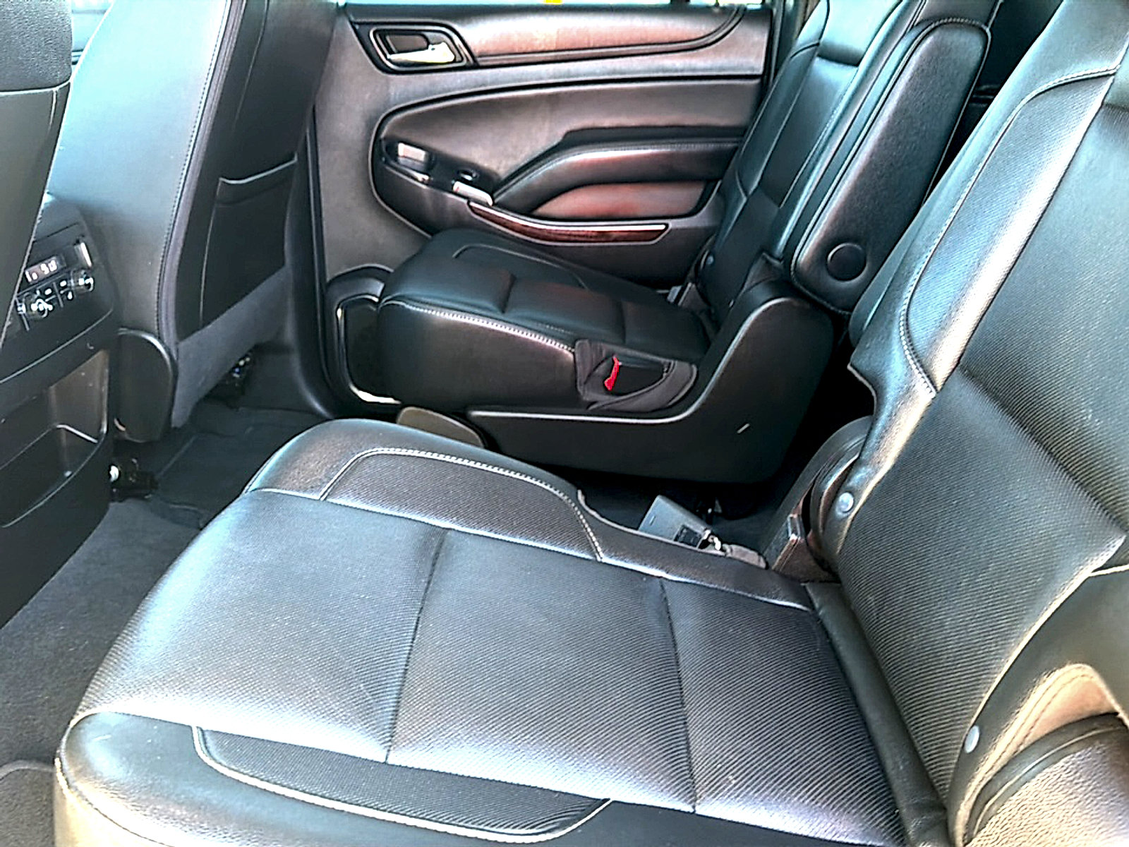 Used 2020 GMC Yukon XL SLT AWD/4WD image 19